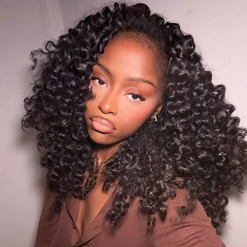 Perruque en dentelle transparente bouclée en spirale brun chocolat 13x4 avec ligne de cheveux naturelle 