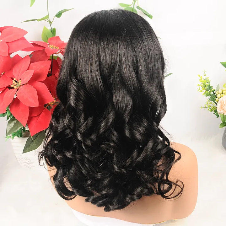 Perruque Lace Front Wig 13x4 en cheveux humains couleur naturelle ondulée 